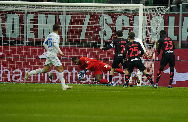  国际米兰铁卫头槌建功定乾坤  